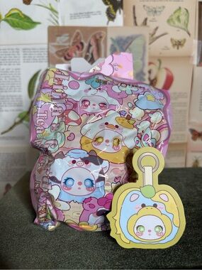 Liila’s garden tea party mini lemon pony unopened